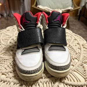 2015 NIKE AIR JORDAN SON OF MARS GS HOT LAVA SNEAKER SIZE 5Y